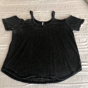 Z Supply cold shoulder top. Gray. Medium.